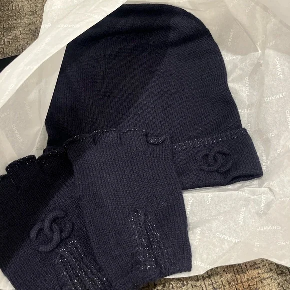 CHANEL | Accessories | Chanel Cashmere Gloves And Beanie  display picture 2